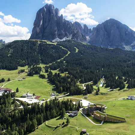 Готель Cendevaves Alpine Silence Santa Cristina Val Gardena Екстер'єр фото